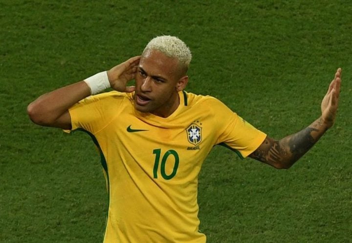 "Neymar é o Justin Bieber do futebol. Brilhante no YouTube, p... nenhuma na realidade", disse o inglês Joey Barton sobre Neymar, após amistoso da Seleção Brasileira contra a Rússia em 2013.