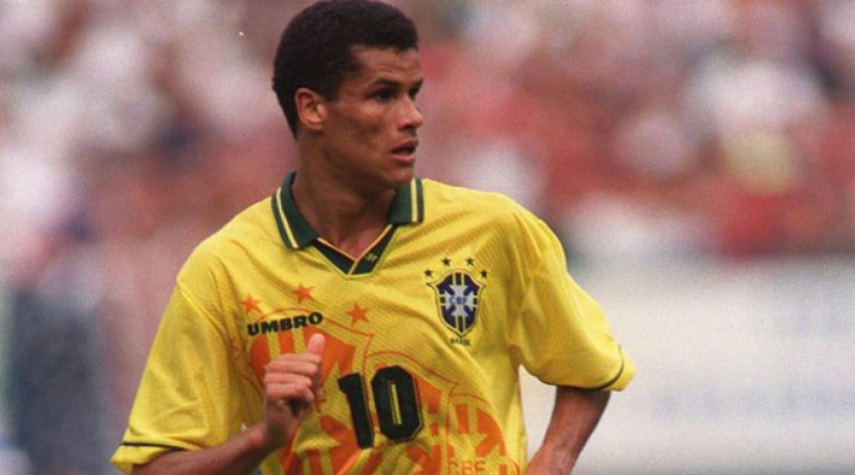 Melhor do mundo pela FIFA em 1999, Rivaldo foi fundamental na conquista de 2002, sendo um dos principais jogadores e marcando cinco gols ao longo da competição. O meia jogou 75 partidas pela Seleção