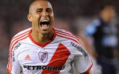 David Trezeguet - Ídolo da Juventus, Monaco e River Plate, o ex-atacante francês é filho do argentino Jorge Trezeguet, que jogou no Chacarita Jrs.