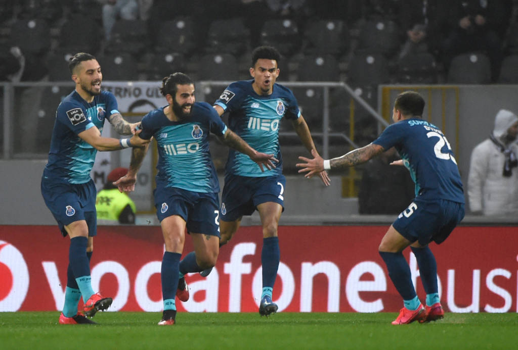 PORTO venceu o Sporting por 2 a 0 no último dia 15 e garantiu o seu 29º título português com duas rodadas de antecedência. Está na Champions League 2020-21.