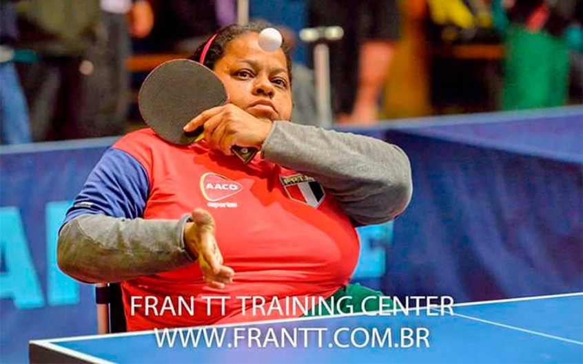 A mesa-tenista brasileira Eliane Corrêa morreu no último sábado, em São Paulo, com suspeita do novo coronavírus. A atleta, de 48 anos, se sentiu mal, com falta de ar, foi levada ao hospital por familiares e permaneceu em um andar de pacientes suspeitos de Covid-19. Ela tinha problemas respiratórios e se enquadrava no grupo de risco. 