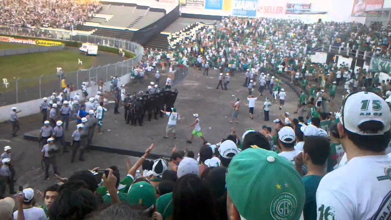 O clássico de 2011 foi marcado pela violência no Moisés Lucarelli.  A torcida do Guarani colocou fogo numa das salas de documentos do estádio pontepretano. A PM usou a força e muitos acabaram feridos. A Macaca venceu o rival por 2 a 0. 