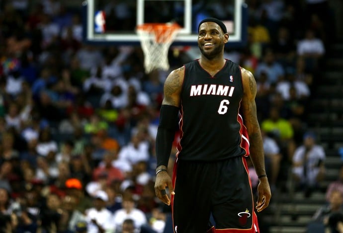 2011/2012 - LeBron James (terceiro prêmio): ala (Estados Unidos) / Time: Miami Heat (campeão da NBA).