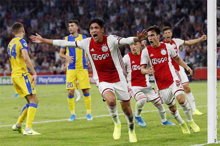 O Campeonato Holandês, assim como na Bélgica, pode ter seu fim determinado de forma precoce. O Ajax escreveu uma petição para a federação pedindo o cancelamento da competição, apesar de faltarem oito rodadas para o término do torneio. 