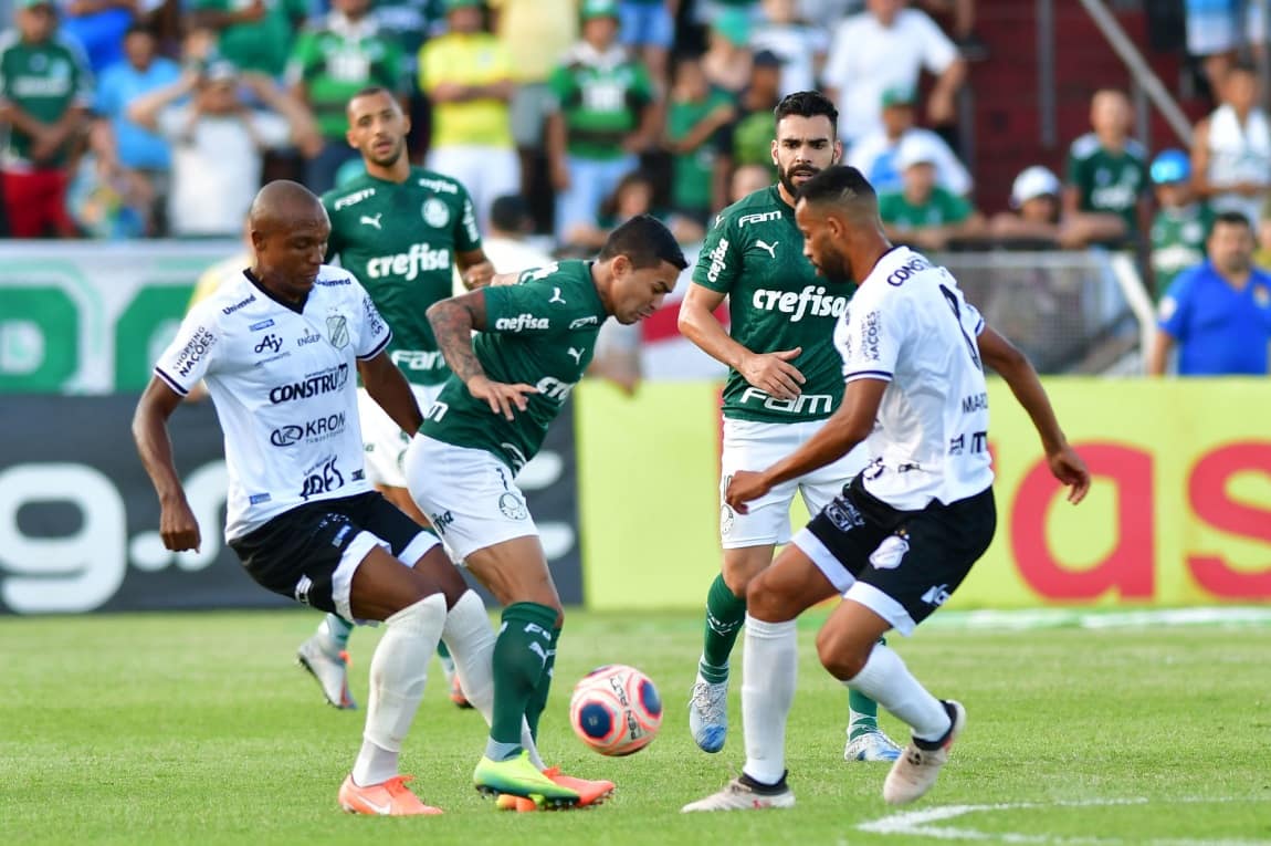 Para finalizar, o craque marcou uma vez contra São Bento, Vitória da Conquista, Vasco, Joinville, Botafogo-SP, Figueirense, Fluminense, São Bernardo, Peñarol, Atlético-GO, Mirassol, Internacional, Ceará, América-MG, Junior Barranquilla, Godoy Cruz, Atlético-MG e Guarani.