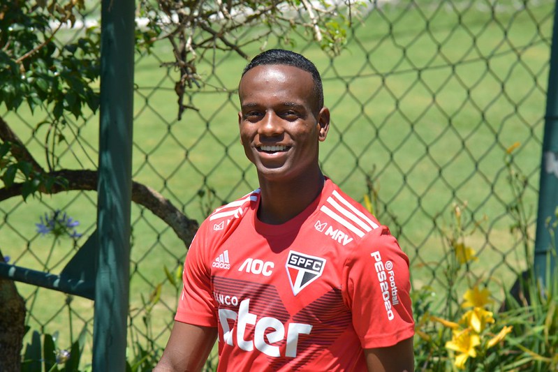 Helinho, atacante de 20 anos, estreou como profissional marcando um golaço contra o Flamengo, na reta final de 2018, mas não foi bem em 2019. Começou este ano como titular, já que Antony estava na Seleção olímpica, mas logo se machucou. É mais um que volta a ser opção. São 27 jogos e só aquele gol até o momento.