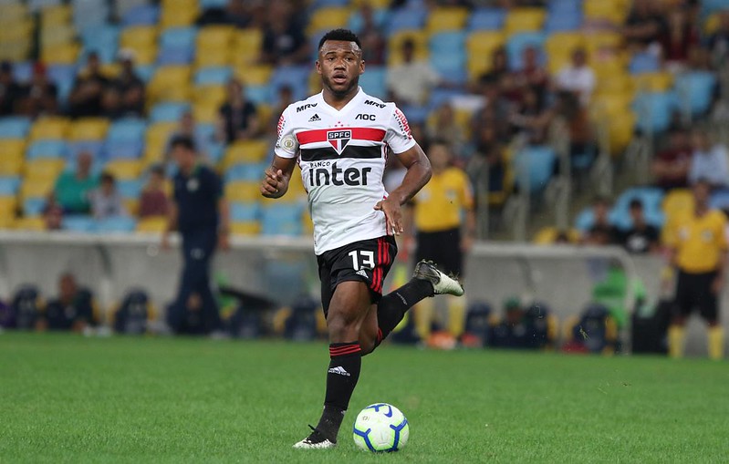 MELOU - O presidente do São Paulo, Julio Casares, negou a possibilidade do volante Luan ser envolvido em uma troca com o Santos, como propôs o Peixe nesta semana. O mandatário são-paulino garantiu que a troca não foi debatida.