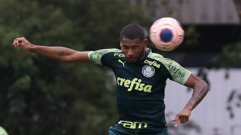 Wesley: 4 vezes (Corinthians (grupos Paulista), Goiás, Bahia e Internacional)