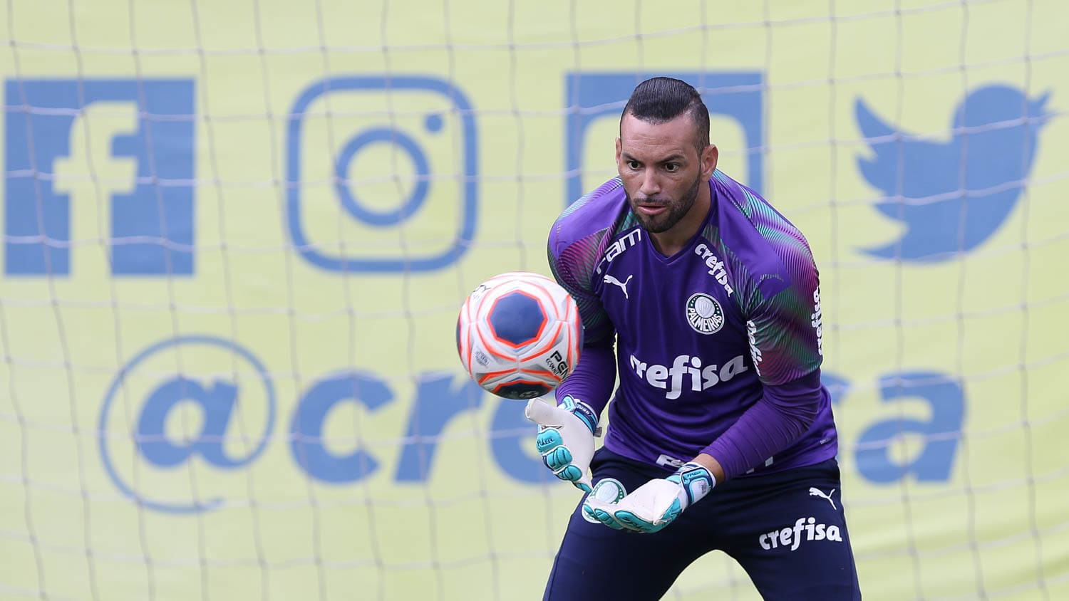 WEVERTON- Palmeiras (C$ 8,44) Em grande fase, o arqueiro vem salvando o Verdão com grandes defesas nas últimas partidas. Com a possibilidade do Verdão poupar alguns titulares, há uma chance considerável do arqueiro ser exigido novamente contra um Ceará em boa fase!