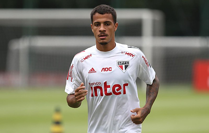 DIEGO - Quarta opção da zaga, deve ter uma rara chance de começar jogando: seria apenas a segunda vez desde que foi promovido ao elenco principal. A primeira foi na derrota por 1 a 0 para o Botafogo-SP, outra partida deste Paulistão em que Diniz escalou reservas. Na ocasião, atuou na lateral direita. Jovem de 21 anos também entrou na vitória por 2 a 1 sobre o CSA na rodada final do Brasileirão de 2019.