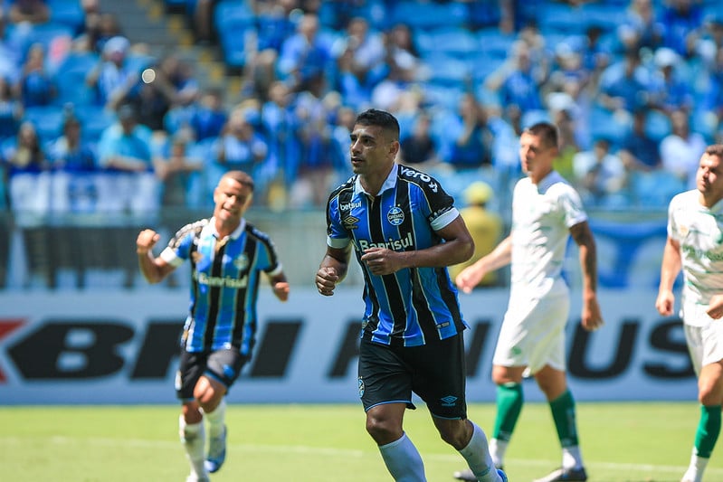 10º - Diego Souza - Grêmio - 4 gols