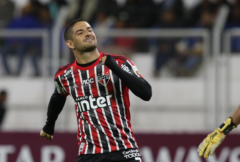 Após rescindir contrato com o Tianjin Tianhai (CHN), ALEXANDRE PATO chegou a estar próximo de um acerto com o Palmeiras. No entanto, optou por retornar ao Brasil em 2019 para defender o São Paulo.