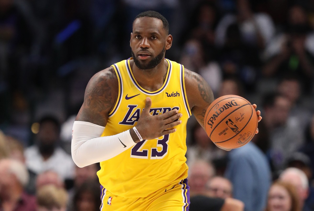 1°  lugar: LeBron James - Los Angeles Lakers - 111,2 milhões de dólares.