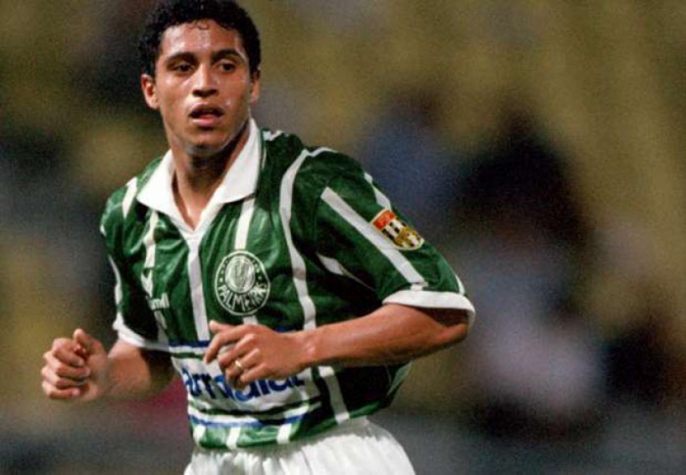 Mais uma vez os dois clubes protagonizaram a final do Paulista. Em 95, no primeiro jogo, 1 a 1 com empate alviverde no fim – lembrando que, naquela partida, Roberto Carlos perdeu um pênalti para o Palmeiras.