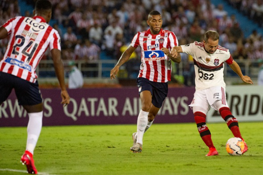 2020 - Junior Barranquilla 1 x 2 Flamengo, com dois gols de Everton Ribeiro.