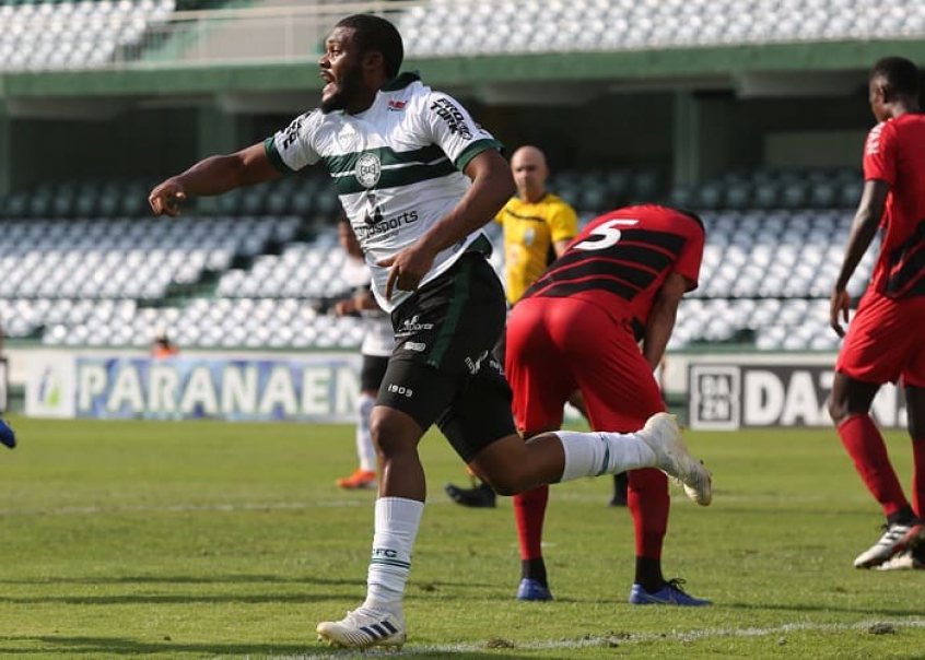 9º - Coritiba - 66,6% de aproveitamento - 12 jogos: 7 vitórias, 3 empates e 2 derrotas