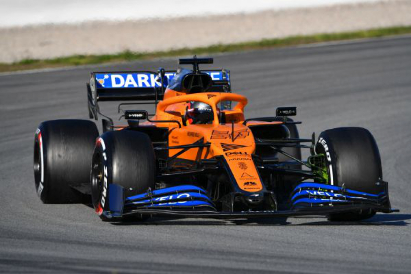 A McLaren anunciou que um de seus funcionários testou positivo para coronavírus na última quinta-feira. Até agora, o GP da Austrália foi cancelado, e as etapas de Barein, Vietnã, Holanda, Espanha e Mônaco foram adiadas.