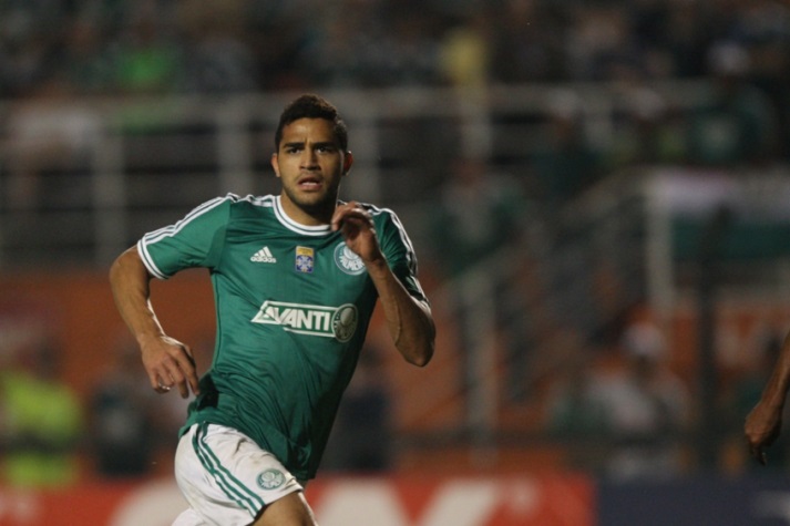 Alan Kardec deixou o Palmeiras em 2013, porém foi chamado de "traidor" pela torcida ao transferir-se para o São Paulo