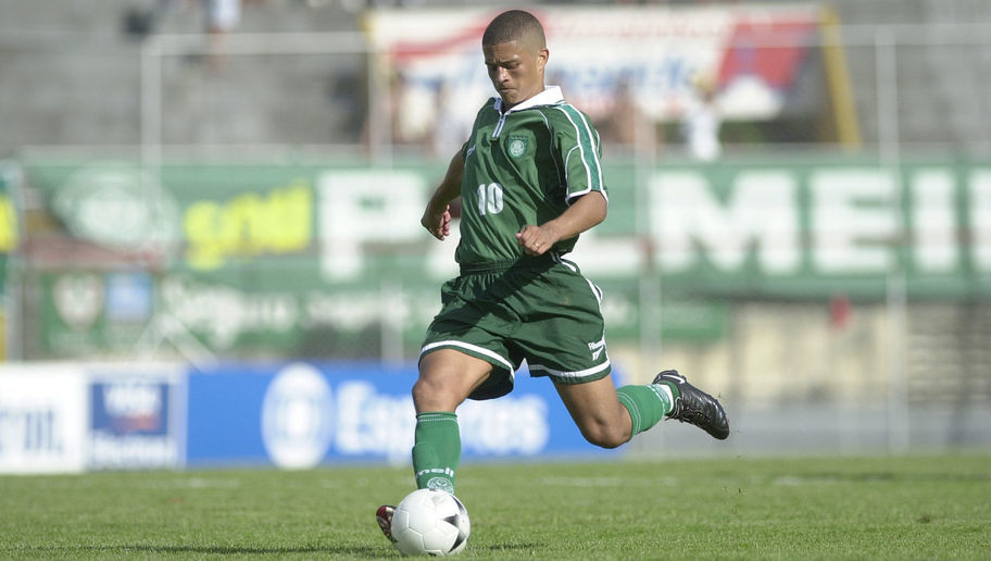 Não valia título, mas esse gol precisa ser lembrado. Alex driblou vários jogadores do Guarani no Paulistão de 2001 para marcar um golaço na vitória do Verdão por 2 a 1.