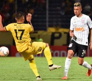 Guaraní (PAR) 1 x 0 Corinthians (Libertadores): Cássio; Fagner, Pedro Henrique, Gil e Sidcley (Lucas Piton); Camacho, Cantillo, Janderson (Madson), Luan e Everaldo (Mateus Vital); Mauro Boselli