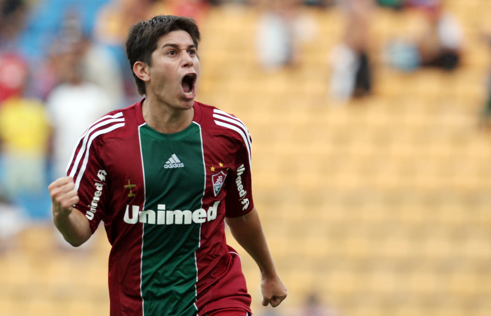 Darío Conca chegou ao Fluminense em 2008. O meia argentino foi um dos destaques da incrível arrancada da fuga do rebaixamento, em 2009, e o principal nome do Tricolor na conquista do Campeonato Brasileiro 2010, sendo eleito o craque da competição.