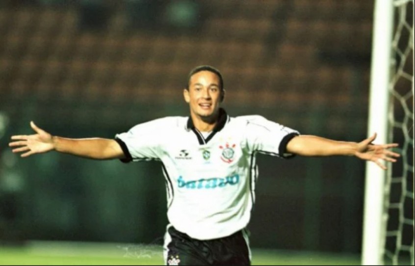 Em 1999, o Corinthians goleou o Cerro Portenho, do Paraguai, por 8 a 2, no Pacaembu. O Timão foi eliminado na semifinal pelo Palmeiras nesta edição do torneio. 