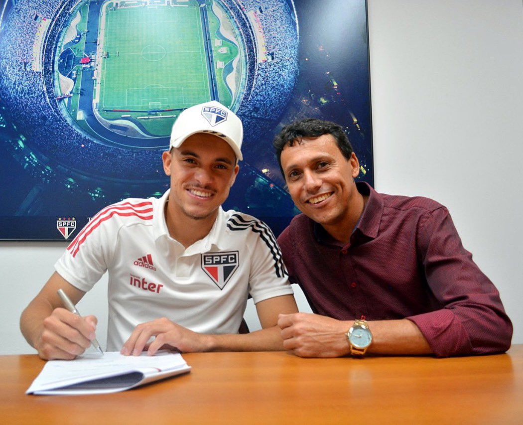 FECHADO - O São Paulo renovou o contrato do atacante Danilo Gomes, de 21 anos, até dezembro de 2021. O seu contrato anterior venceria em abril.