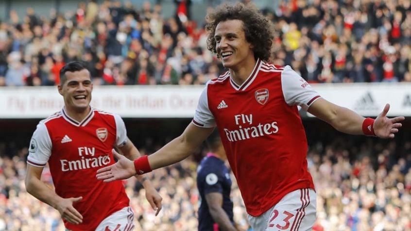 FECHADO - O zagueiro David Luiz, que chegou ao Emirates Stadium no início da temporada vindo do Chelsea, também prorrogou sua estadia no clube vermelho. O defensor tinha contrato até o fim da temporada e assinou um novo vínculo até junho de 2021.