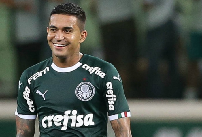 ESQUENTOU - A proposta de 13 milhões de euros (R$ 79,6 milhões) do Al Duhail, do Qatar, por Dudu, ainda não chegou de forma oficial ao Palmeiras. Quando for enviada, já é considerado provável no clube que seja aceita. O Verdão foi atualizado das conversas com o jogador e soube que ele gostou do que ouviu. Dessa forma, a diretoria pretende tentar melhorar os valores, mas não deve se opor à saída.