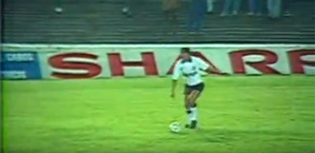 O mesmo amistoso de 1992 também contou com a presença de Evair, do Palmeiras, utilizando o manto do Timão por 45 minutos.