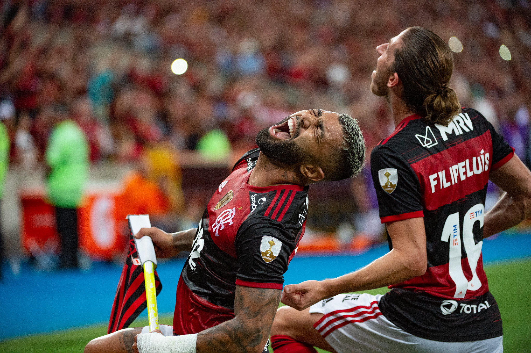 Ao infinito e além: o Flamengo segue invicto com seu time titular na temporada de 2020. A vítima da vez foi o Barcelona de Guayaquil, por 3 a 0, no Maracanã, com gols de Gustavo Henrique, Gabigol e Bruno Henrique. Três jogadores brilharam mais que os demais no triunfo rubro-negro. Confira as notas do LANCE! (Por Gabriel Rodrigues - gabrielrodrigues@lancenet.com.br)