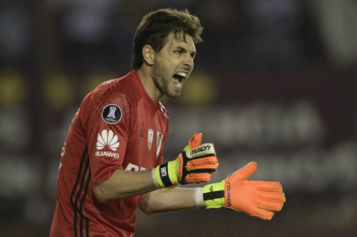 FECHADO - Fim da passagem de Germán Lux no River Plate. Sem espaço no time titular, o goleiro resolveu colocar um ponto final. Em conversa com a TNT Sports, Lux explicou que um papo com Marcelo Gallardo foi fundamental para a decisão.