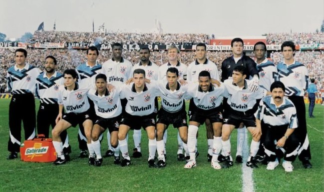 6 de agosto de 1995 - Corinthians conquista o Paulistão de 1995 ao bater o Palmeiras decisão.