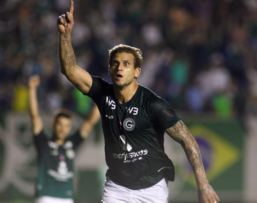 Rafael Moura - 37 anos - Goiás - Atacante - Contrato até: 28/02/2021 - O atacante do Goiás possuí vínculo com o Esmeraldino até o final do Brasileirão e é uma das referências da equipe.