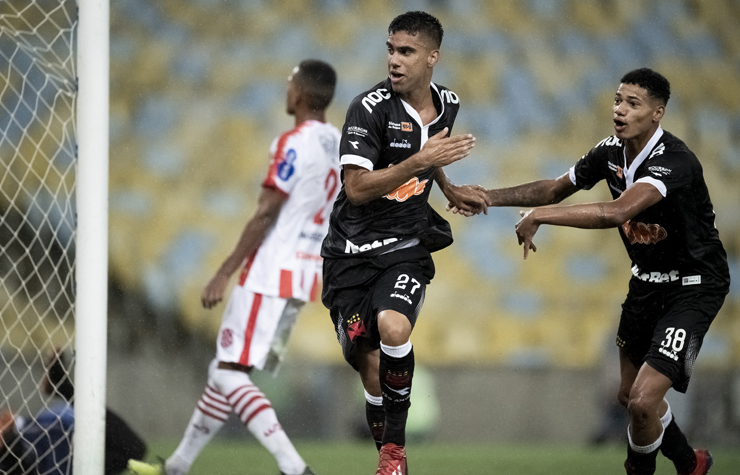 Tiago Reis - Os três gols contra o Bangu soaram como redenção de quem é o atual reserva de Cano. Outro jogador da posição deverá ser contratado nas próximas semanas.