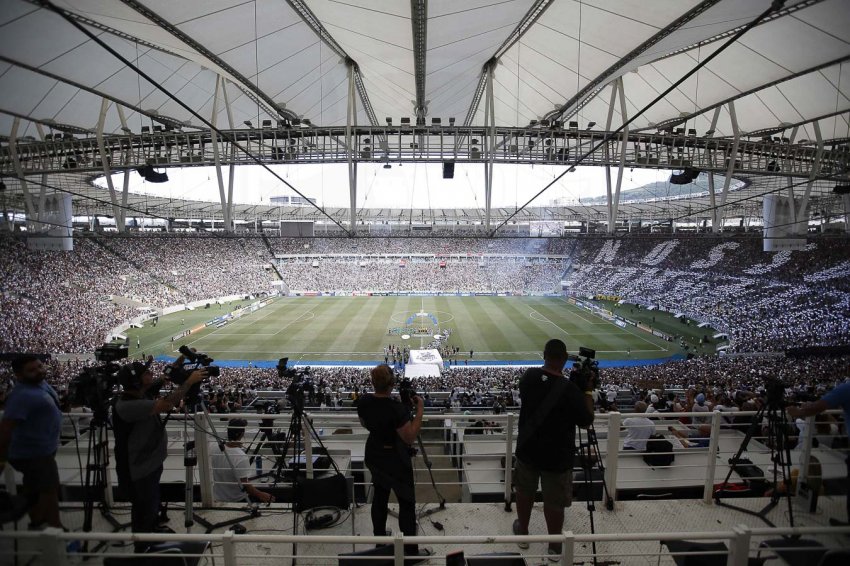 A Federação de Futebol do Estado do Rio também havia determinado aos clubes que suspendessem preventivamente a venda de ingressos para os jogos deste fim de semana, por conta do coronavírus.