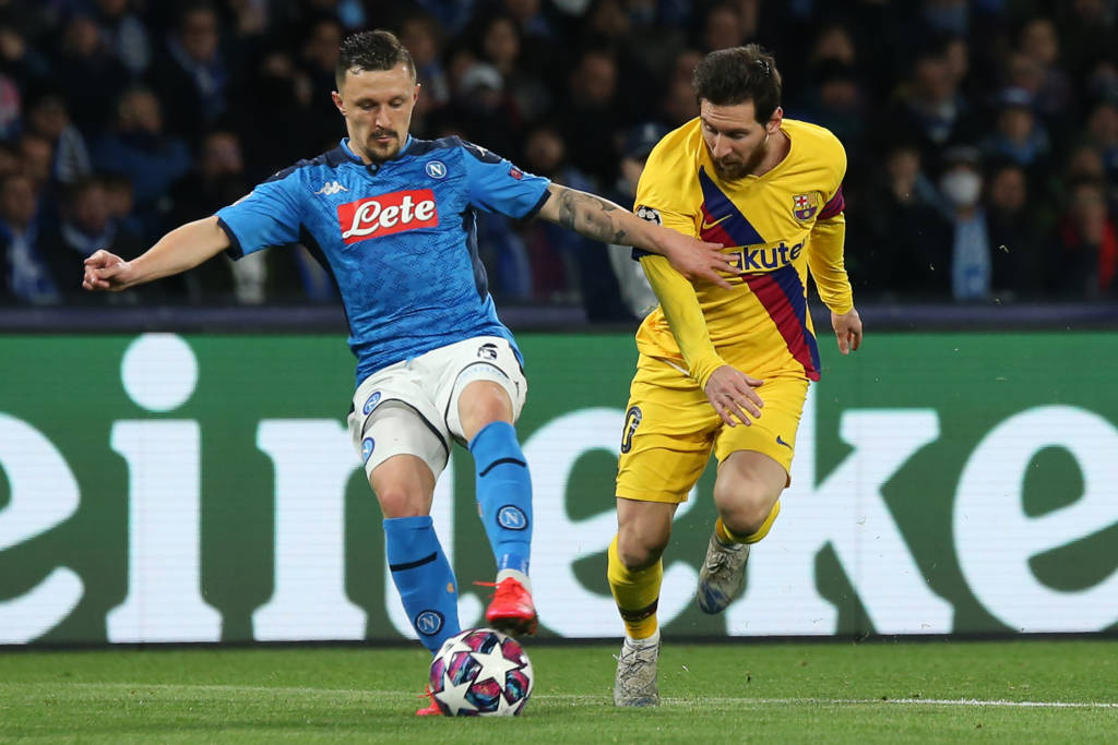 No sábado, o Barcelona encara o Napoli, no Camp Nou. No primeiro confronto, as equipes empataram por 1 a 1 no San Paolo. O atacante francês Antoine Griezmann sofreu uma lesão pelo Campeonato Espanhol e é dúvida para o jogo. A partida terá transmissão pelo Facebook Watch e EI Plus. 