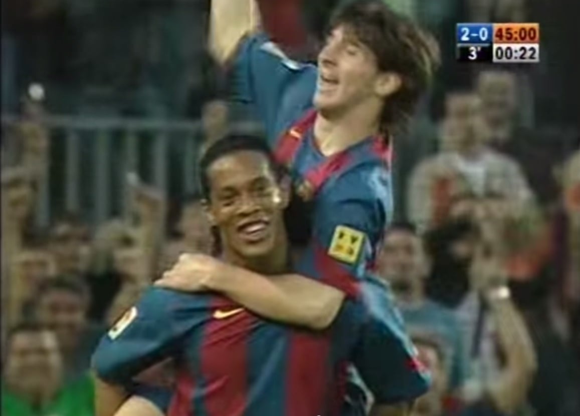 Em maio de 2005, Ronaldinho também foi responsável por dar a assistência para Lionel Messi marcar seu primeiro gol com a camisa blaugrana.