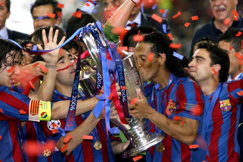 o ano seguinte, Ronaldinho ganhou seu primeiro e único título de Liga dos Campeões contra o Arsenal. O gol da partida foi marcado por outro brasileiro: Belleti