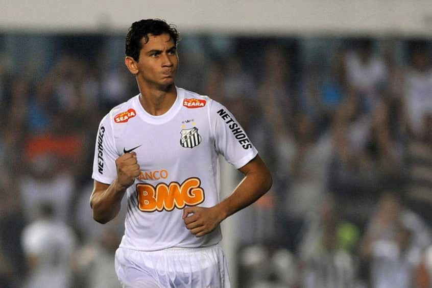 Grande parceiro de Neymar nos tempos de Santos, o meia Ganso era o maestro na equipe de 2010 e 2011. No Peixe, jogou 162 jogos, marcando 36 gols e conquistando diversos títulos, entre eles, a Libertadores de 2011.  