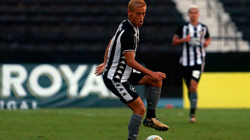 Botafogo - Honda: Logo em sua estreia, o meia japonês Honda abriu o placar para o Botafogo diante do Bangu, de pênalti, no Engenhão, pelo Carioca. O jogo terminou empatado por 1 a 1. 