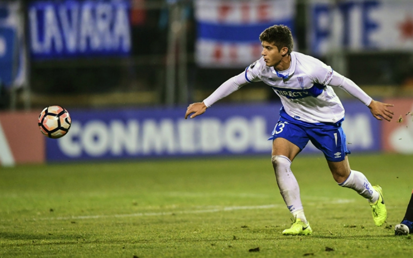 MORNO - O zagueiro Benjamín Kuscevic, da Universidad Católica, ex-clube de Jorge Sampaoli, foi oferecido ao Galo, segundo o jornal “As”, da capital chilena. Benjamín, de 23 anos, tem valor fixado para deixar a La U: 1,5 milhão de dólares (cerca de R$7,6 milhões) por 50% dos direitos econômicos.