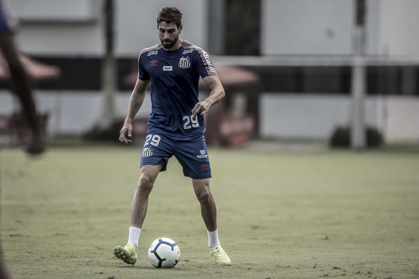 Luan Peres - Santos (C$ 5,00) - O santista deu assistência para o gol de Soteldo contra o Santo André, além de dois desarmes e uma interceptação, segundo o SofaScore. Ainda que o Peixe leve gol contra o Red Bull Bragantino, Luan tem todos os atributos para pontuar bem.