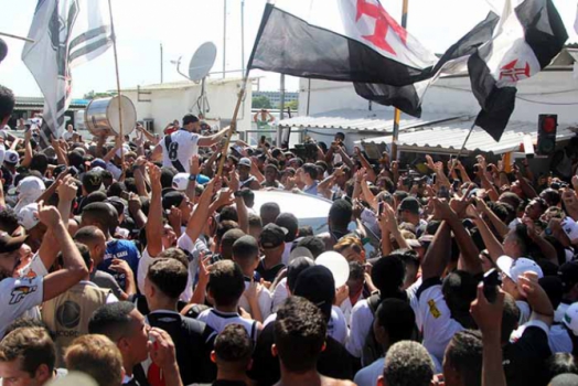 Luis Fabiano - Em 2017, a torcida do Vasco fez uma grande festa no Aeroporto Santos Dumont para recepcionar o atacante que na época foi a grande contratação da equipe para aquela temporada.  