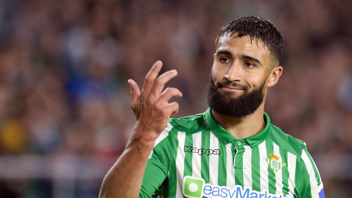 ESQUENTOU - Nabil Fekir, meio-campista do Betis, interessa ao técnico Mikel Arteta e o Arsenal deve buscar a contratação do francês na próxima janela de transferências, segundo o “Mundo Deportivo”. Os Gunners já se movimentam nos bastidores e o jogador mudou sua agência de representação na última sexta-feira.