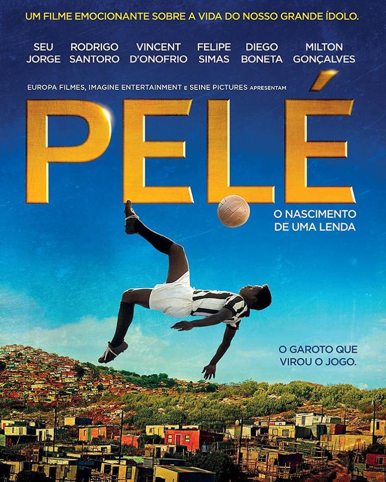 ‘Pelé: o nascimento de Uma Lenda’ (2016) mostra a trajetória de Edson Arantes do Nascimento (Leonardo Lima Carvalho), menino com grande talento para o futebol que, em 1958, foi convocado para a Copa do Mundo com apenas 17 anos.