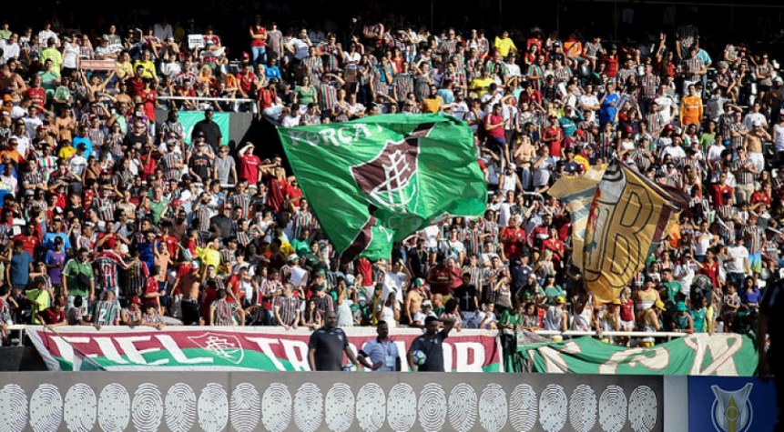 O Fluminense anunciou, nesta quarta-feira, descontos extras em ingressos para as partidas com mando de campo do Tricolor, proporcional ao número de jogos adiados. Os benefícios são válidos para os planos Sócio-Futebol.