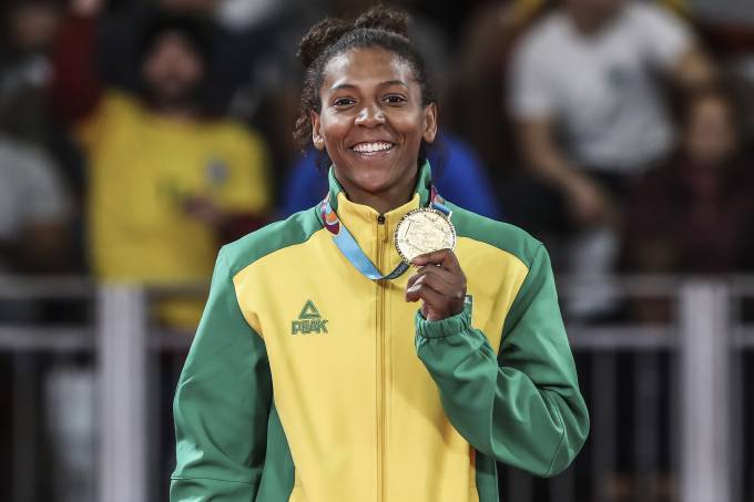 Medalha de ouro na categoria peso-leve (-57 kg), Rafaela Silva não poderá participar dos Jogos de Tóquio, pois foi flagrada no antidoping, em 2019. pela presença de fenoterol. Ela está com 29 anos.