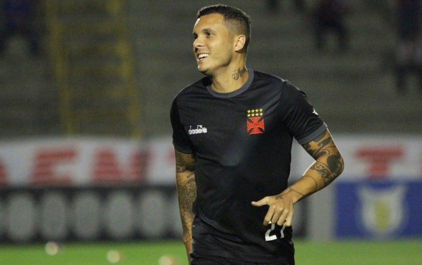 Ramon - lateral-esquerdo - 33 anos - se aposentou no fim de 2020, seu último clube foi o Vasco.