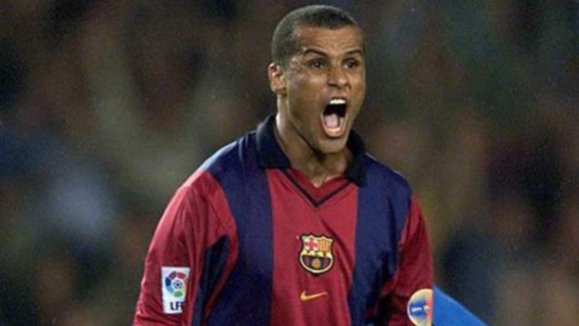 11 – Rivaldo: atuava como meio-campista e fez história no Palmeiras, Barcelona, Milan e seleção brasileira, com quem foi campeão da Copa em 2002. Foi eleito Melhor do Mundo pela Fifa em 1999